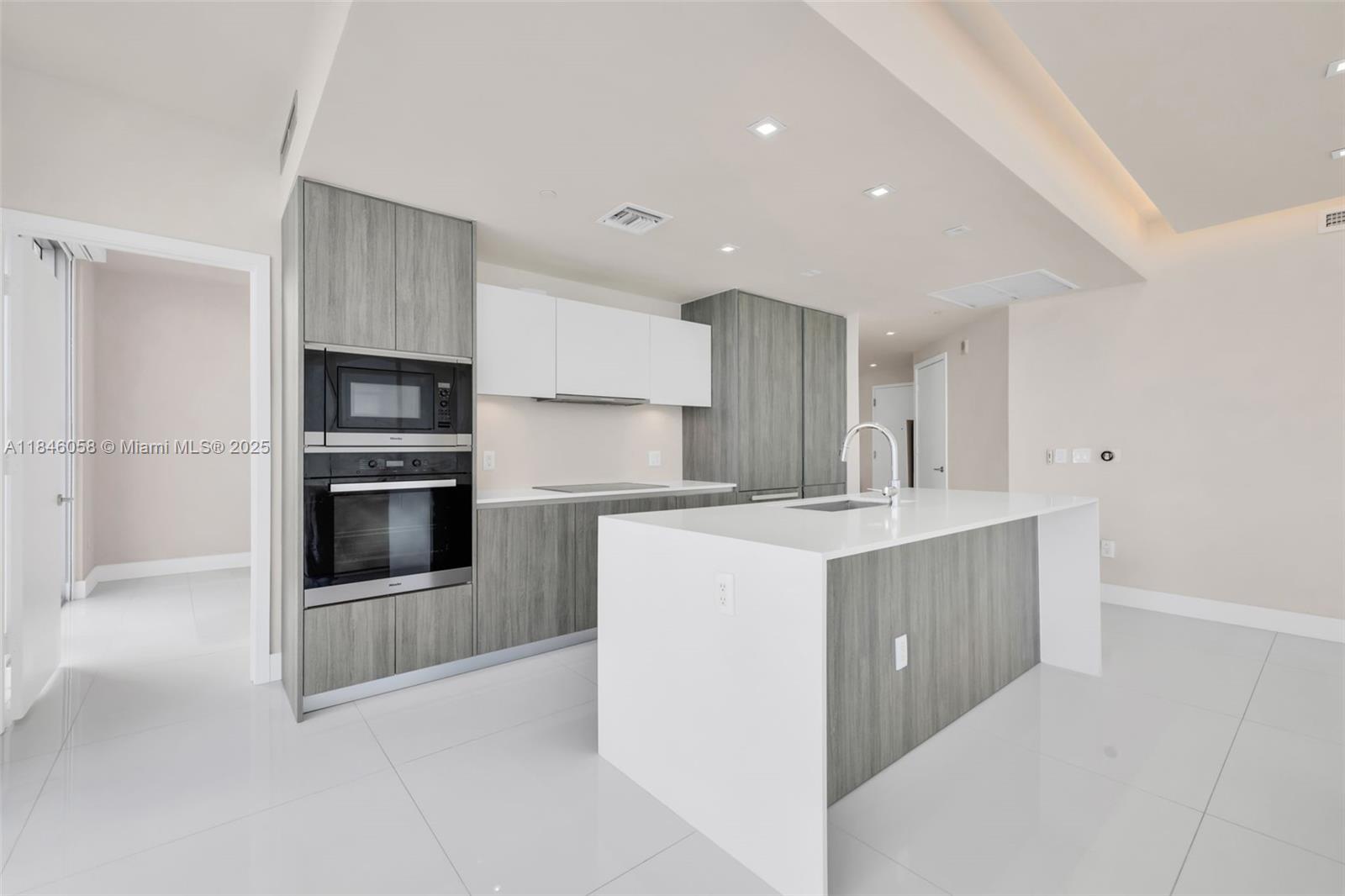 2900 NE 7th Ave # 4407