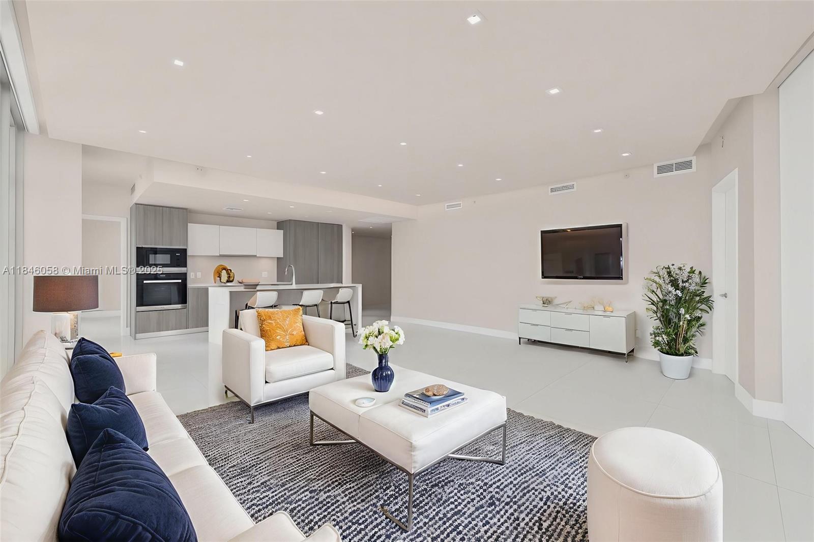 2900 NE 7th Ave # 4407