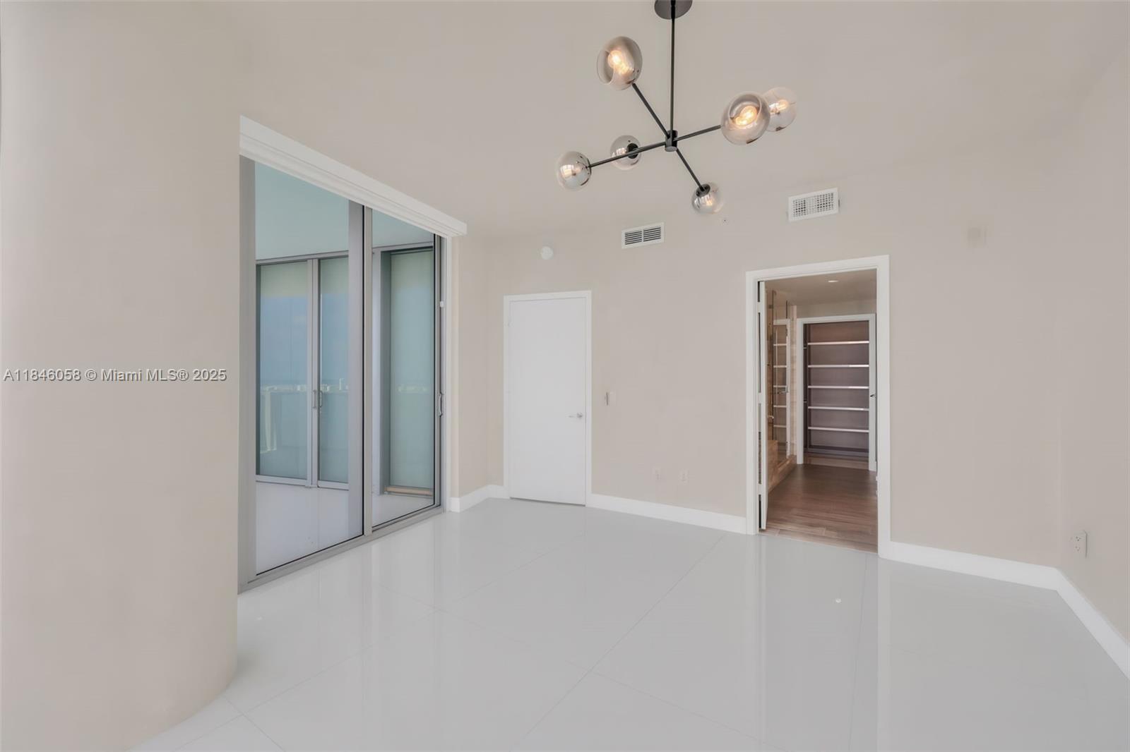 2900 NE 7th Ave # 4407