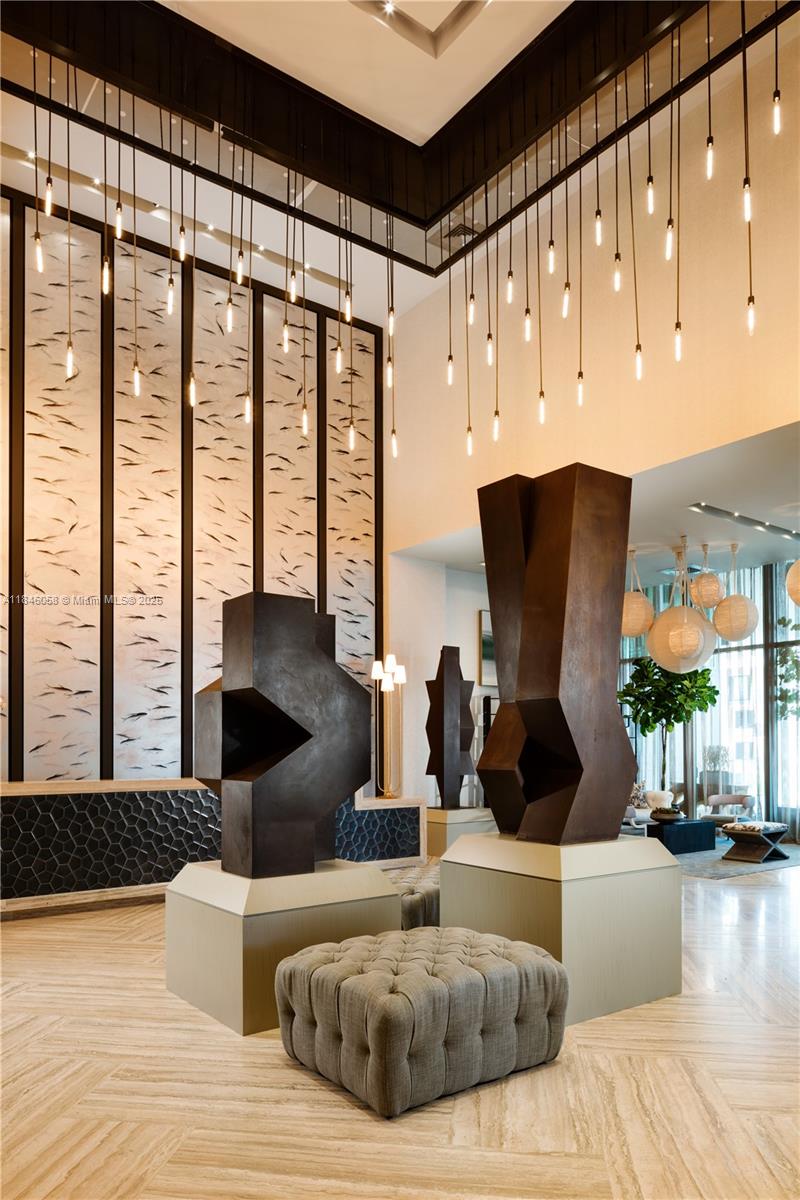 2900 NE 7th Ave # 4407