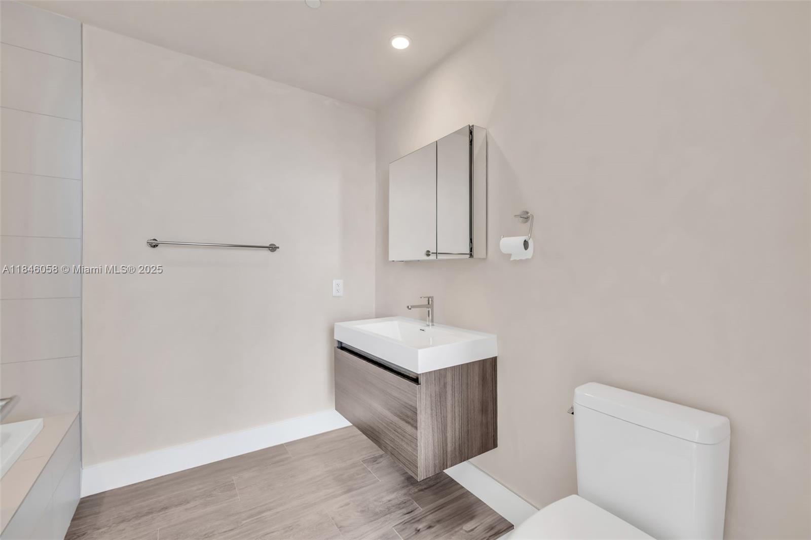 2900 NE 7th Ave # 4407