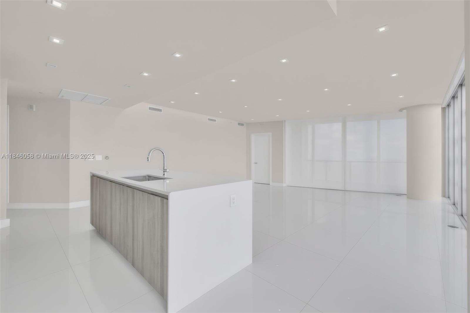 2900 NE 7th Ave # 4407