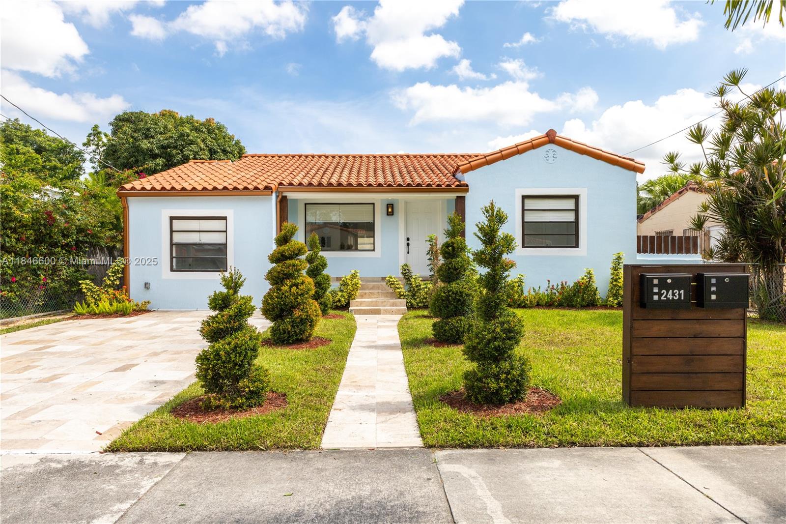 2431 SW 19th St Unit: Front