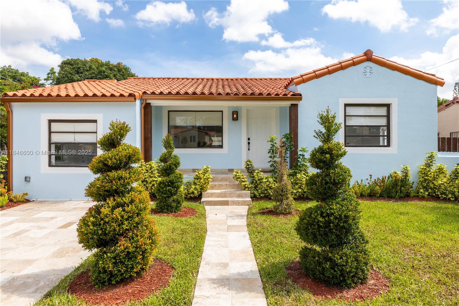 2431 SW 19th St Unit: Front