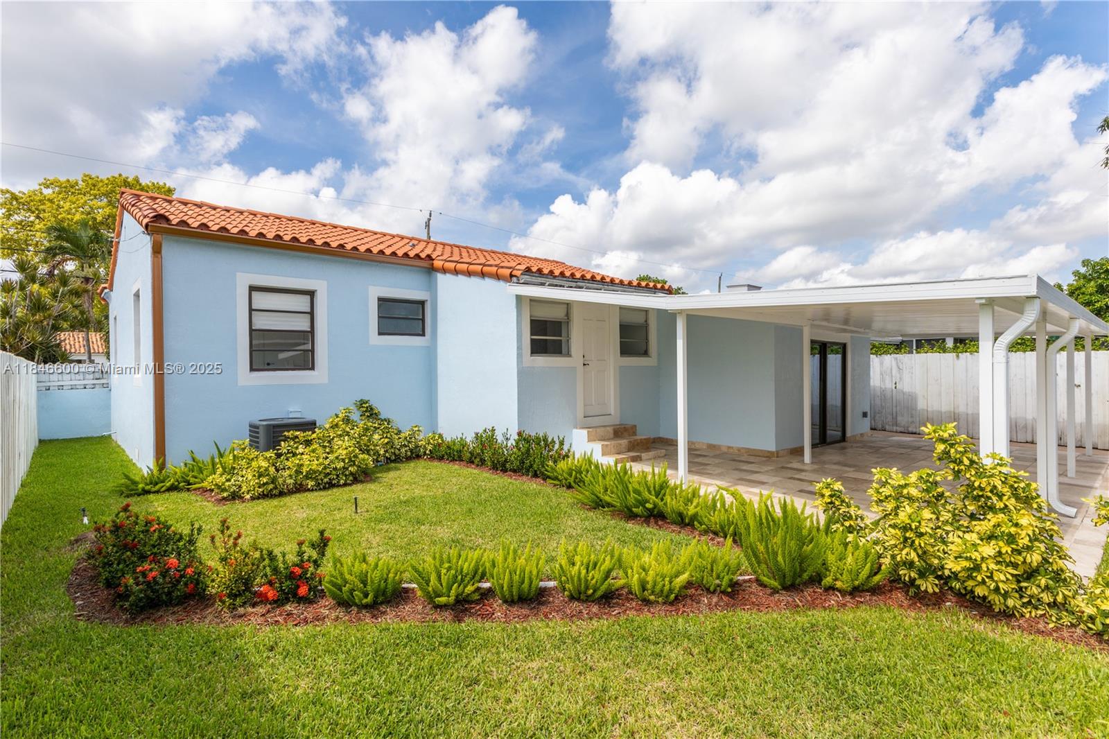 2431 SW 19th St Unit: Front
