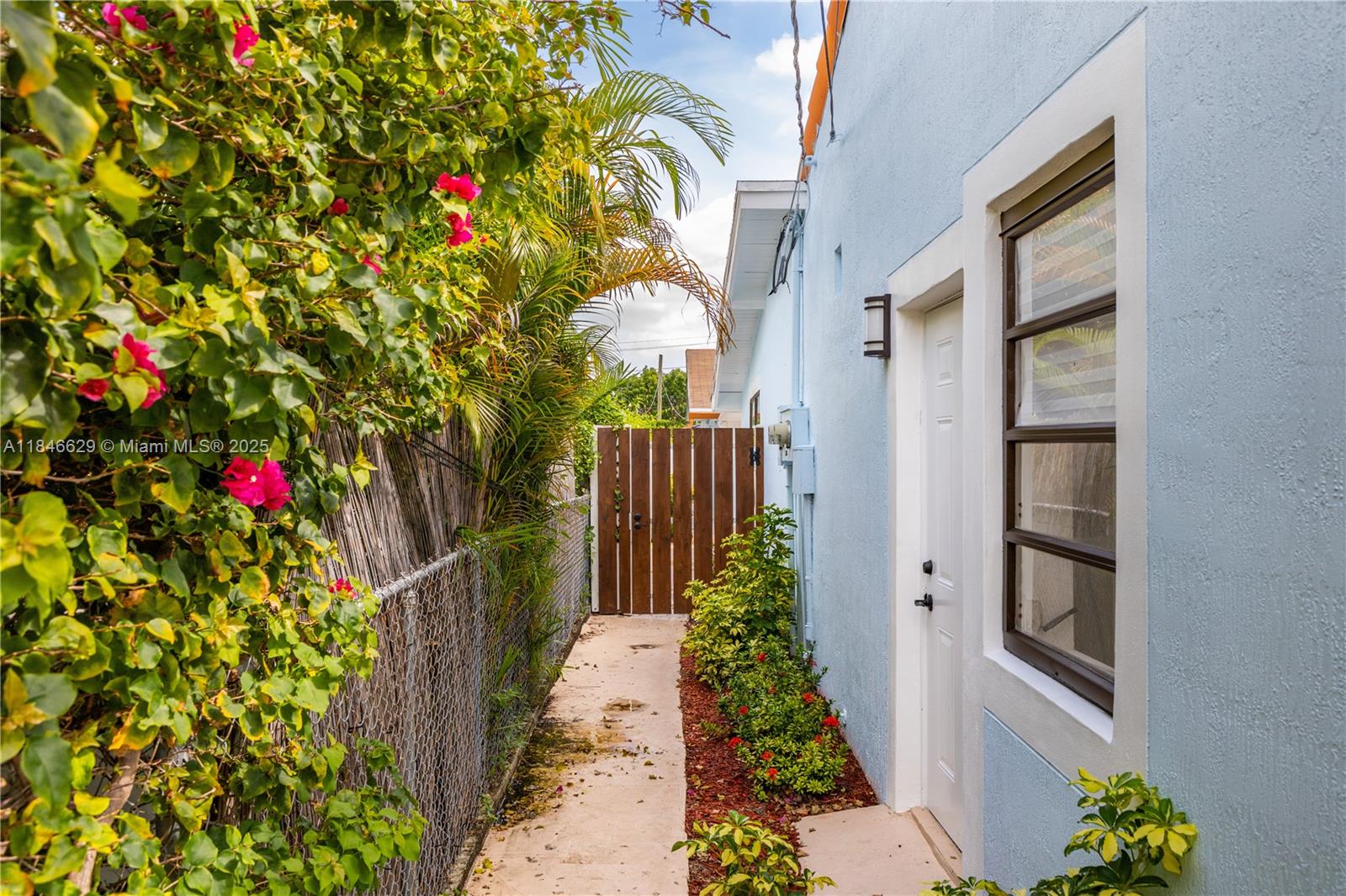 2433 SW 19th St Rear