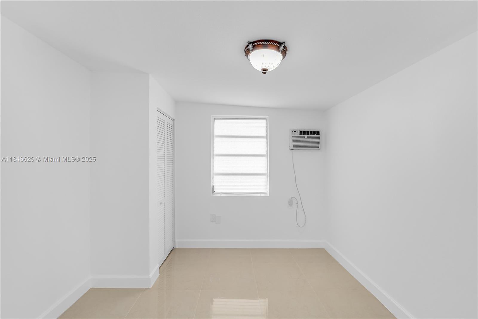 2433 SW 19th St Rear
