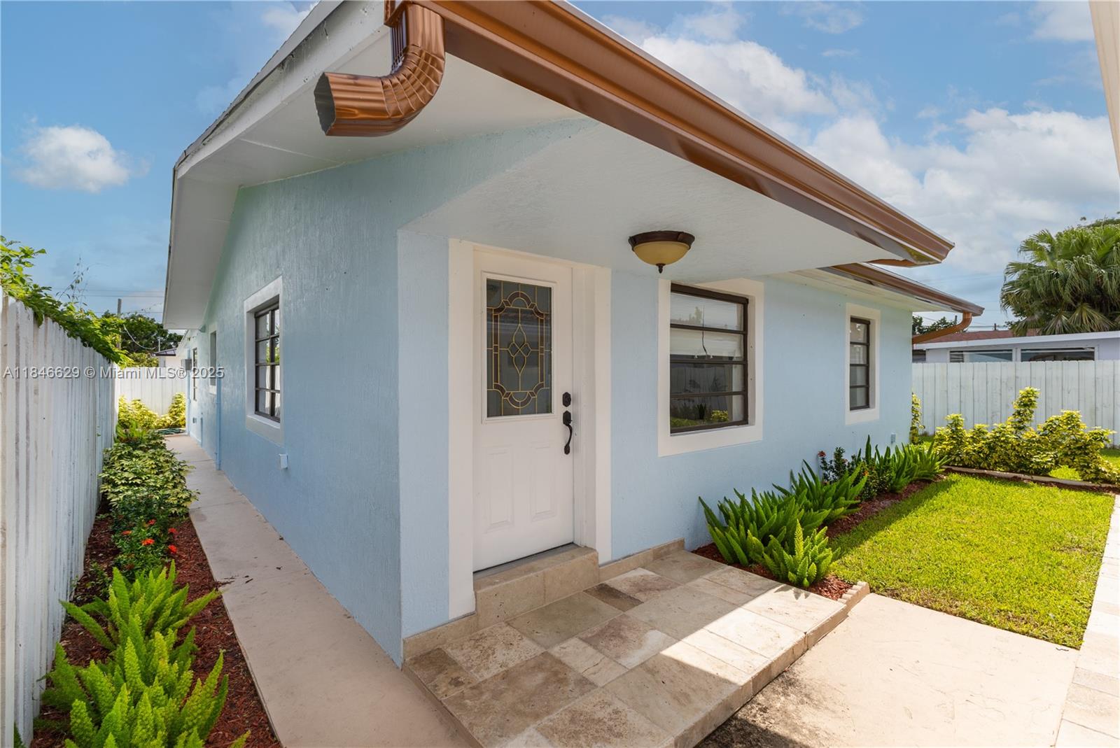 2433 SW 19th St Rear