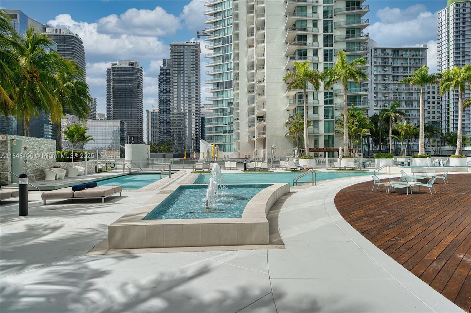 90 SW 3rd St Unit: TH506