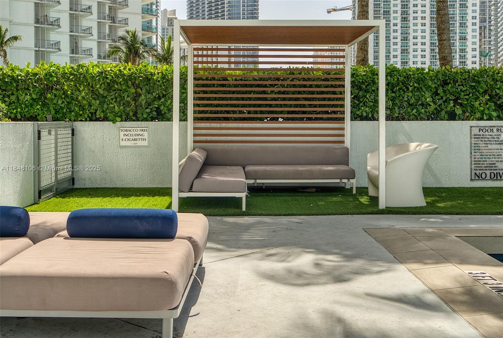 90 SW 3rd St Unit: TH506