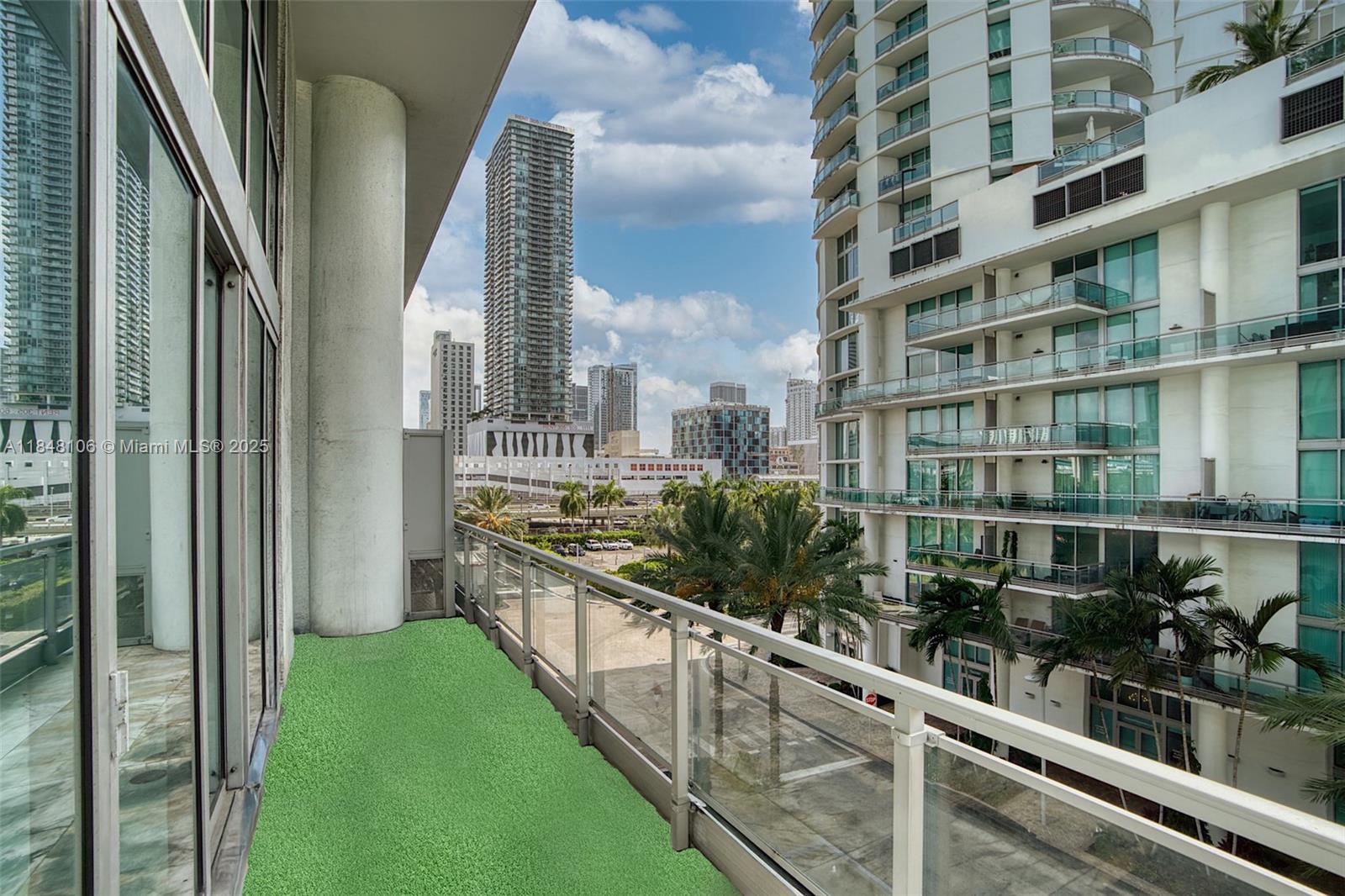 90 SW 3rd St Unit: TH506