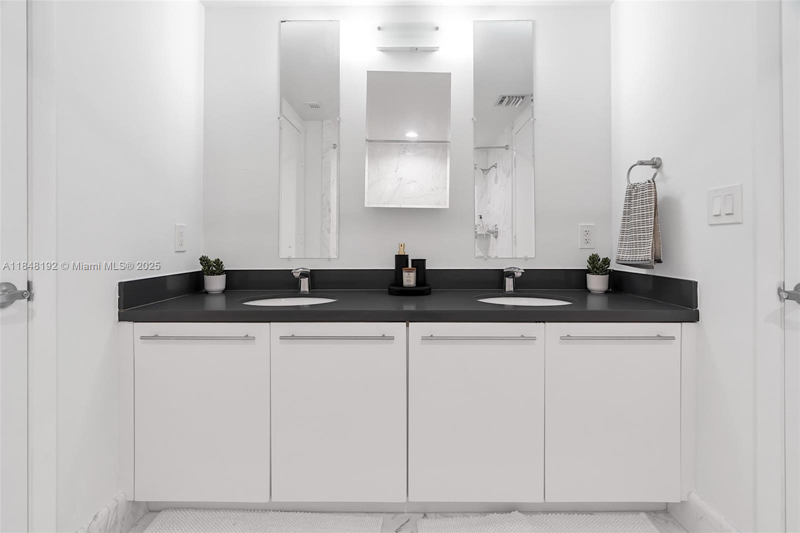 90 SW 3rd St Unit: TH506