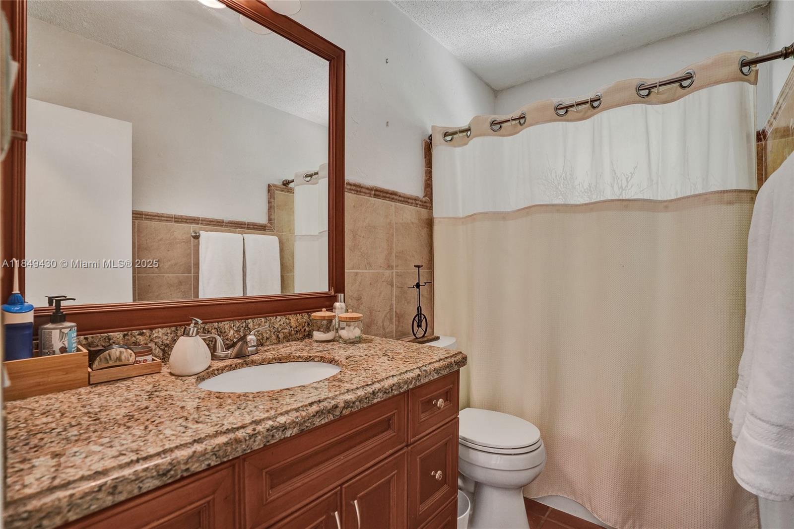 821 Oleander Dr