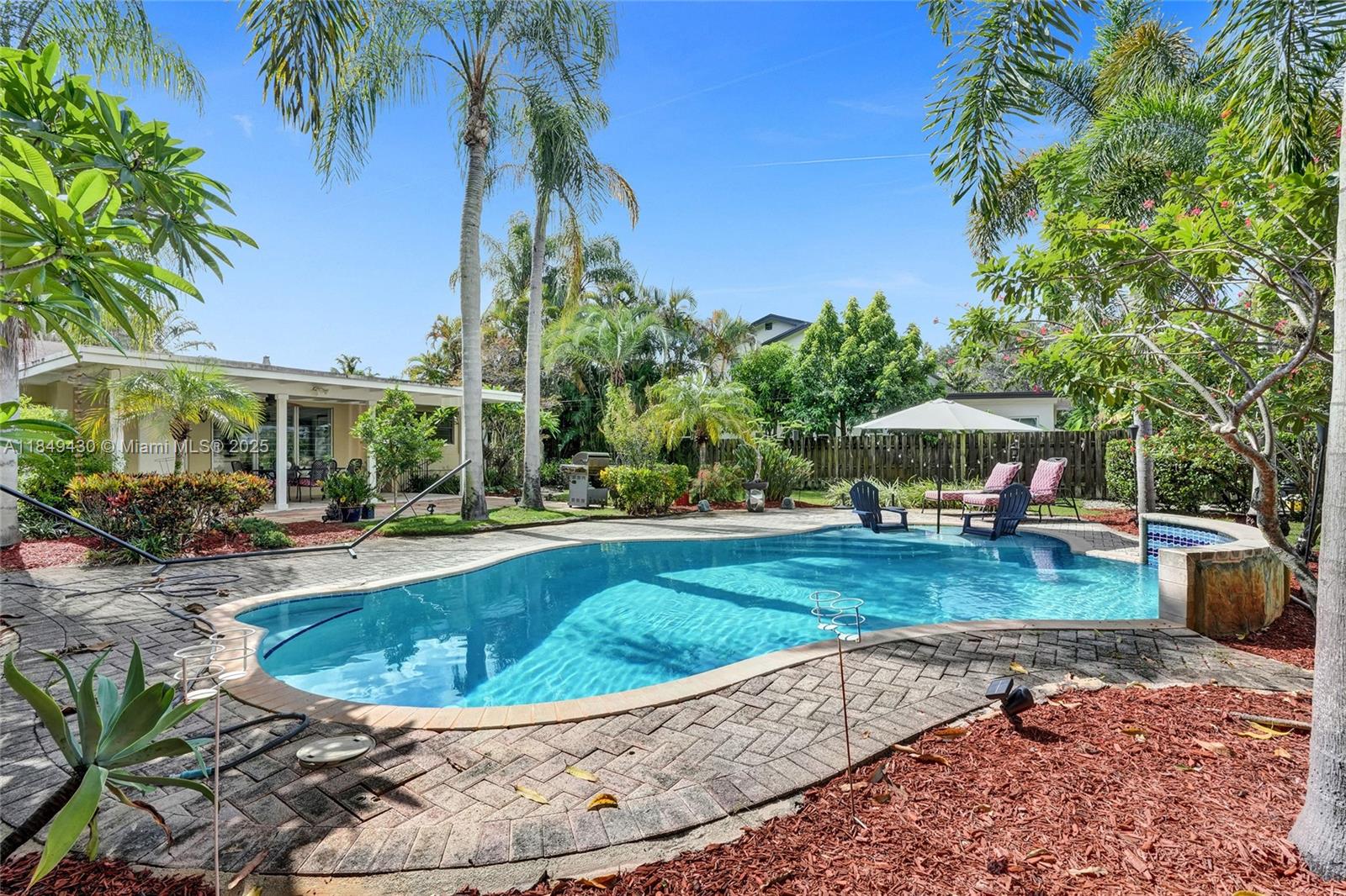 821 Oleander Dr