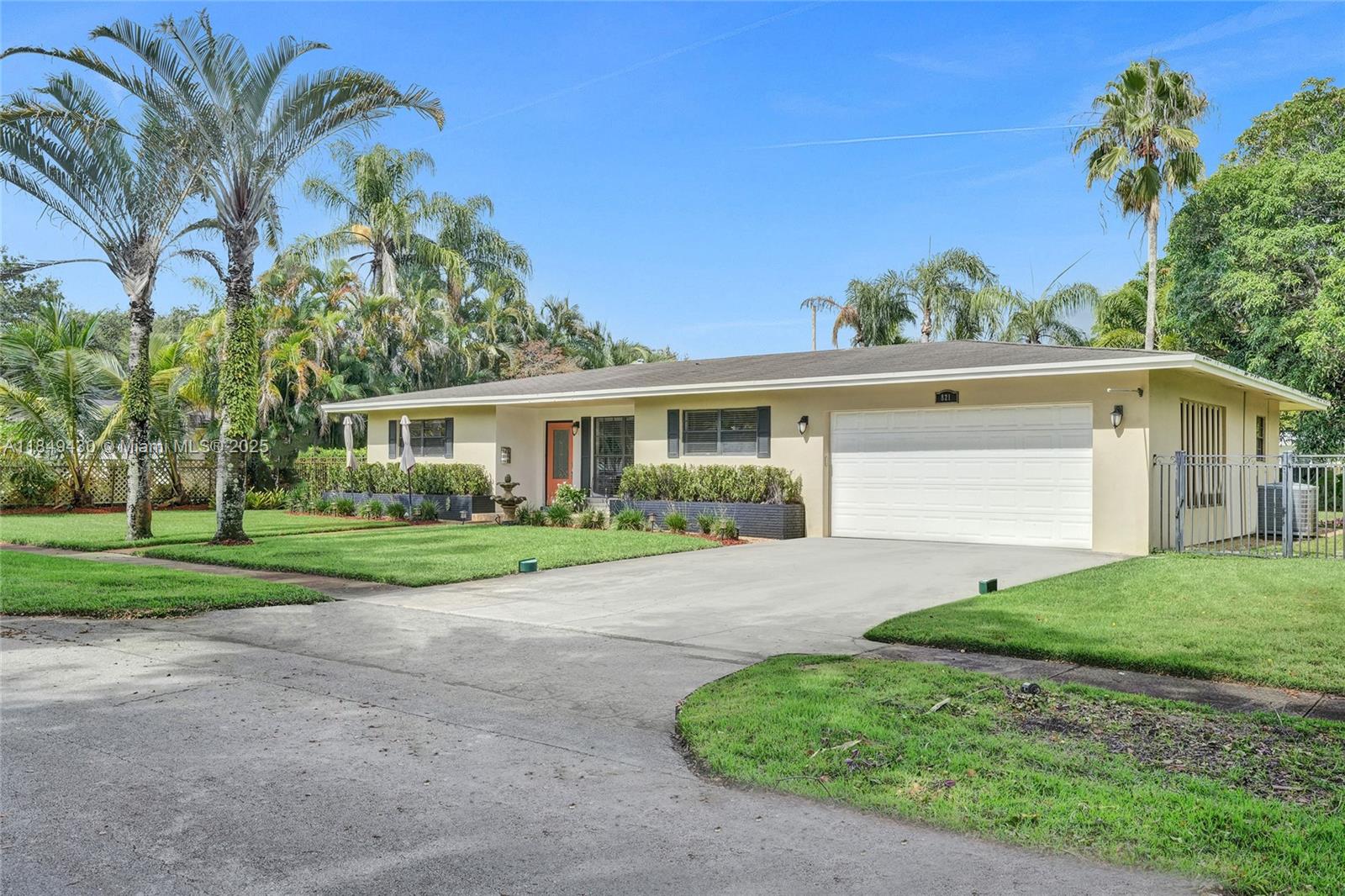 821 Oleander Dr