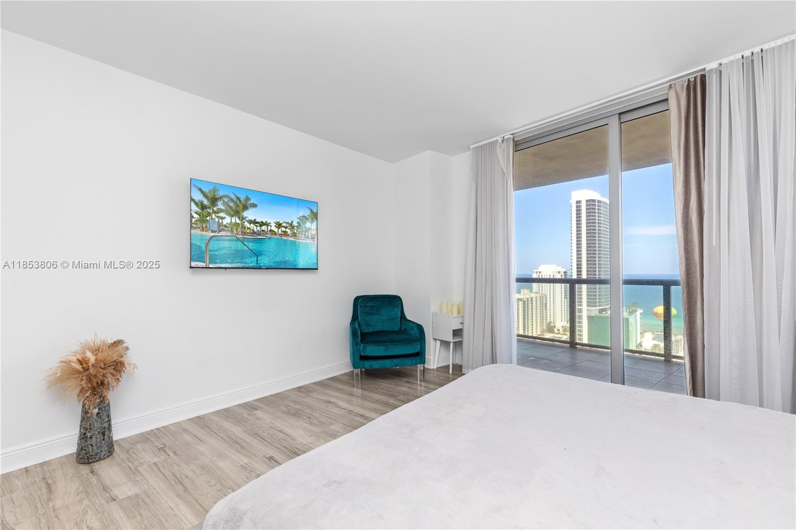2600 E Hallandale Beach Blvd Unit: 2702
