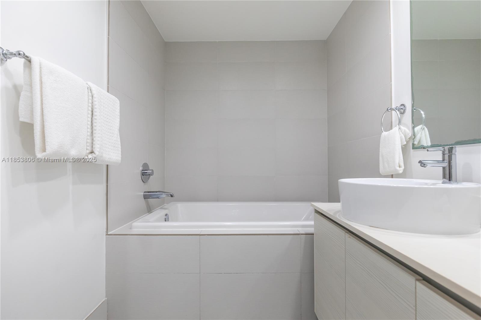 2600 E Hallandale Beach Blvd Unit: 2702