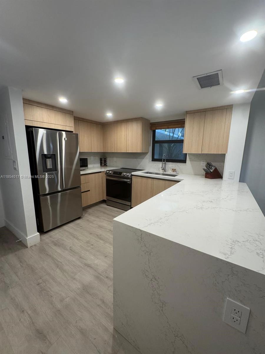 55 Ocean Lane Dr # 1018