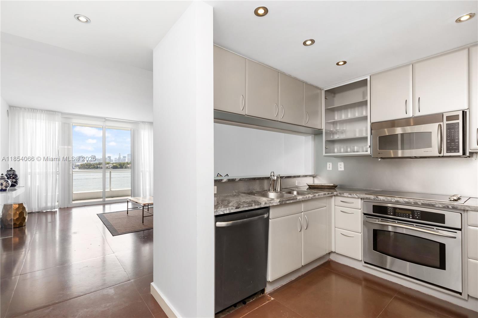 540 West Ave # 312