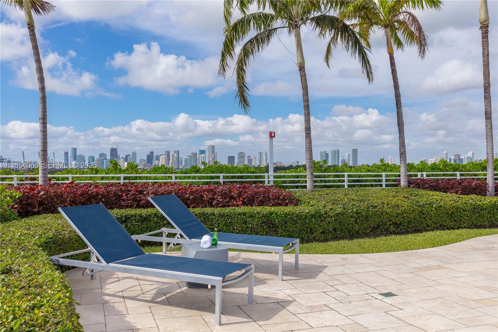 540 West Avenue 312