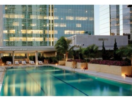 1395 Brickell Ave # 2607