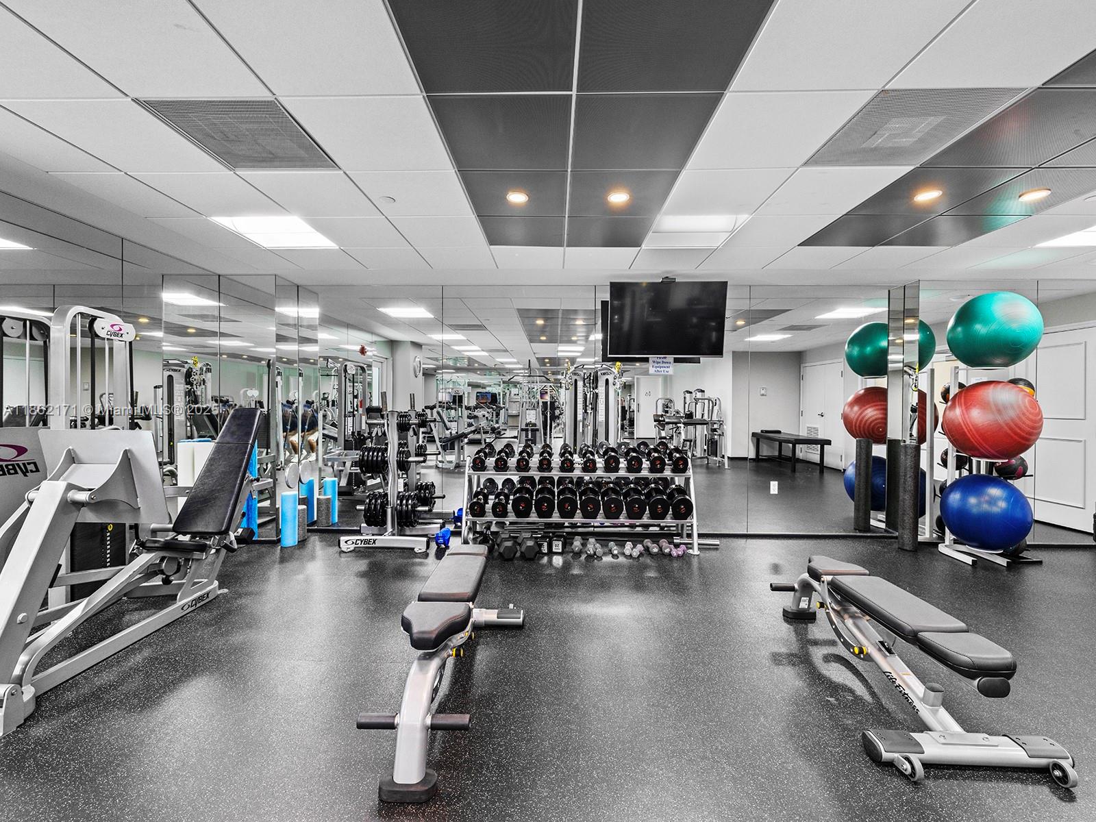 2645 S Bayshore Dr # 304