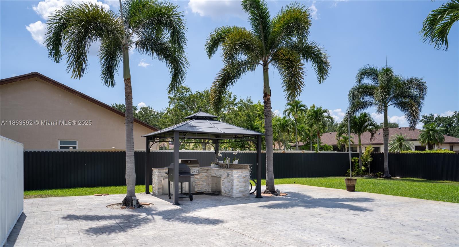 20251 NW 4th St, Pembroke Pines