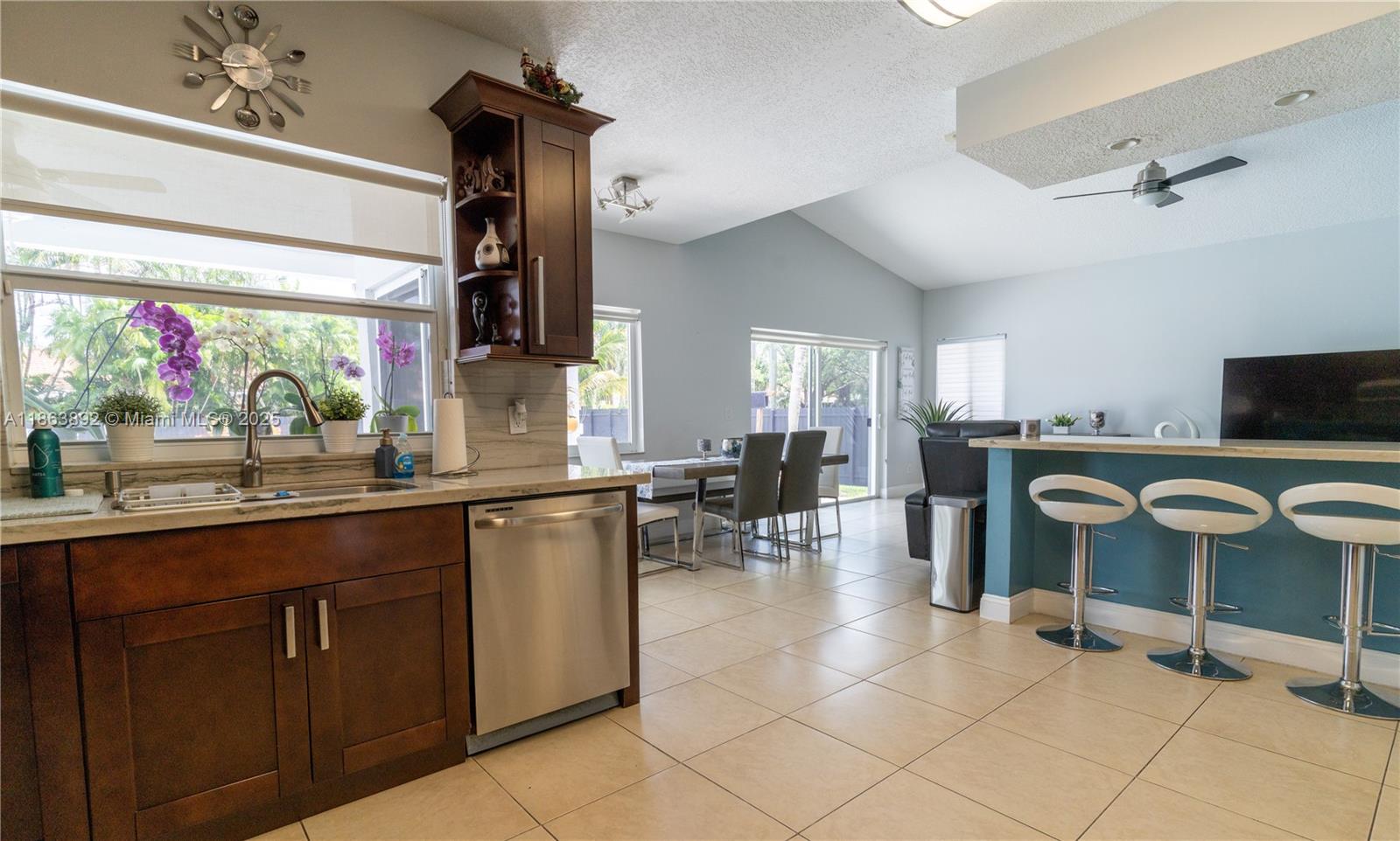 20251 NW 4th St, Pembroke Pines