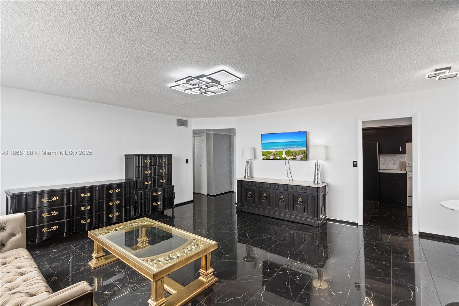 1351 NE Miami Gardens Dr Unit: 1506E