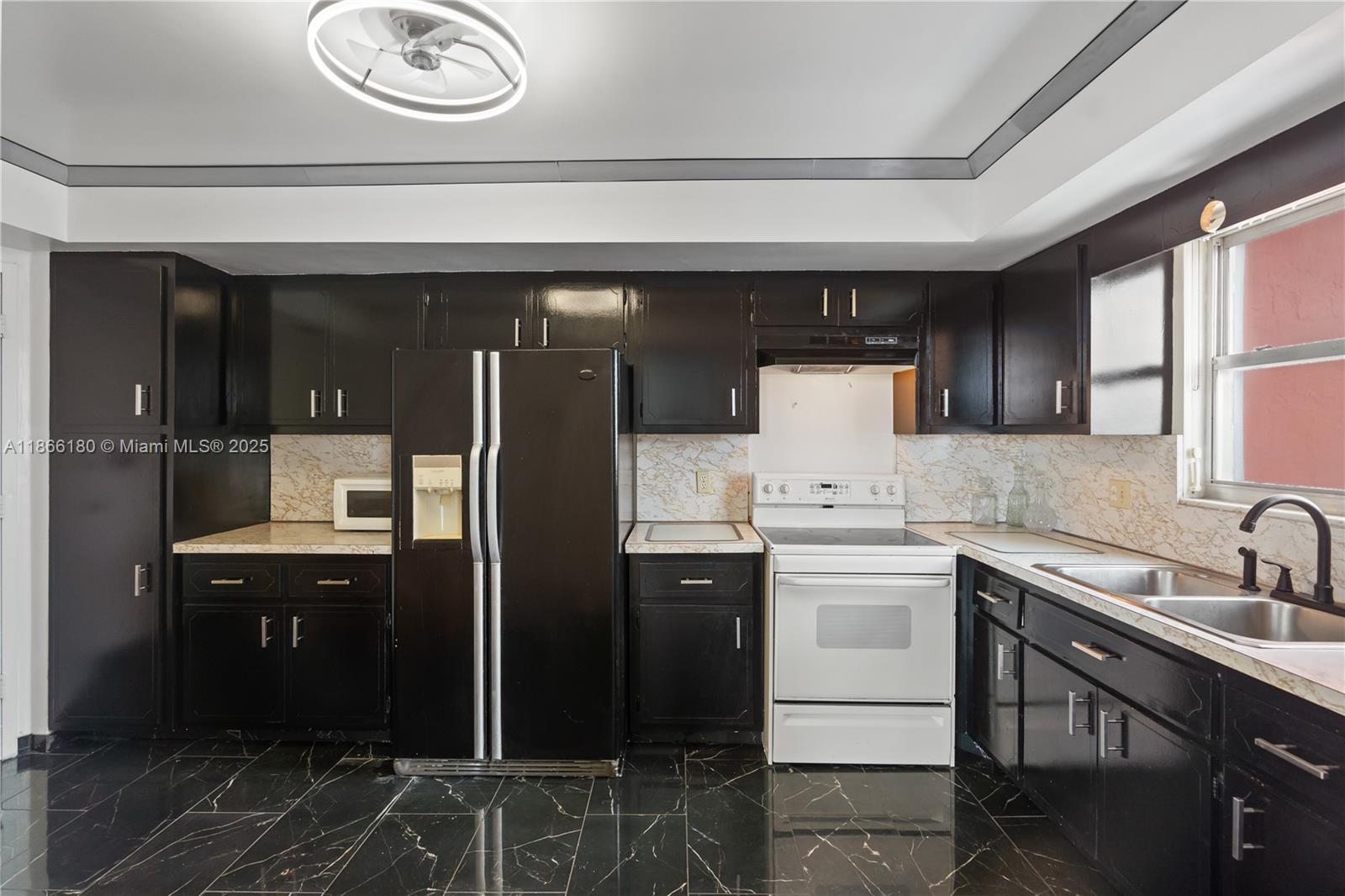 1351 NE Miami Gardens Dr Unit: 1506E