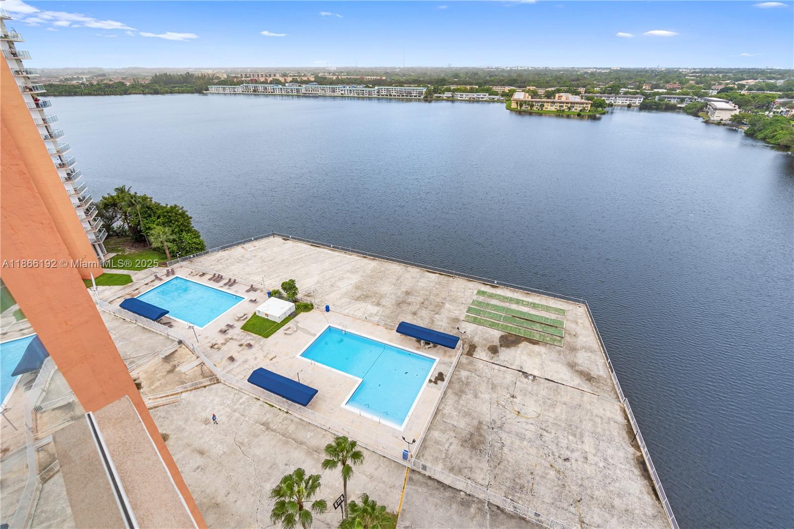 1351 NE Miami Gardens Dr Unit: 1506E