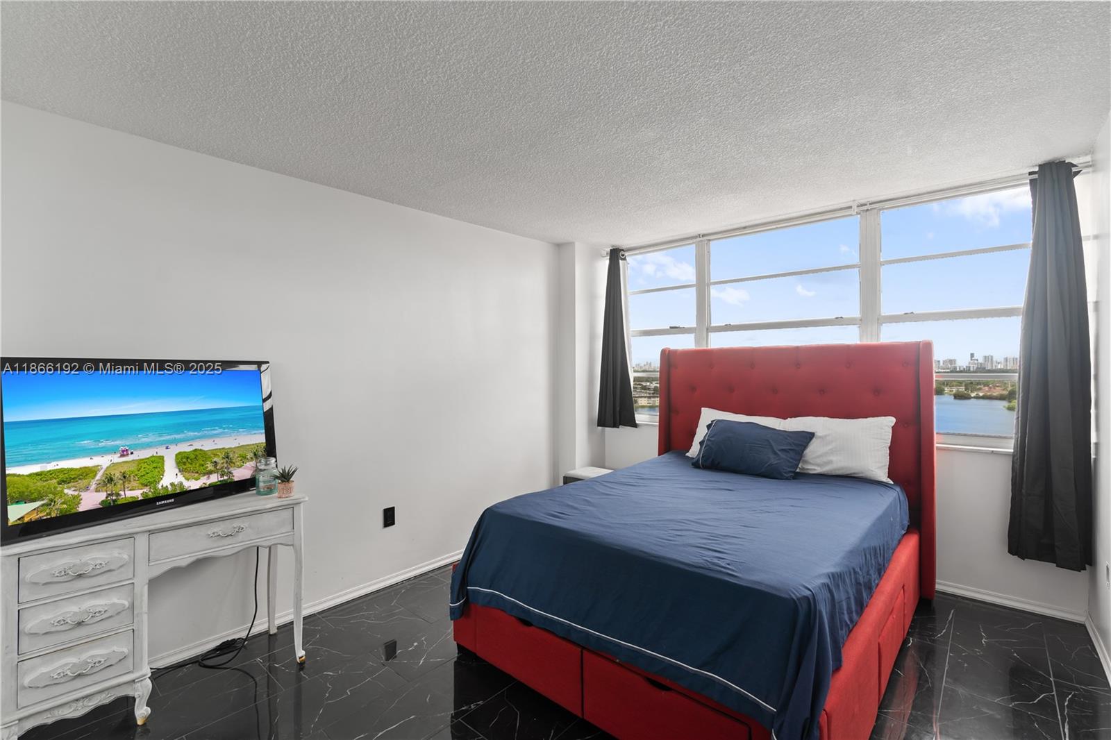 1351 NE Miami Gardens Dr Unit: 1506E