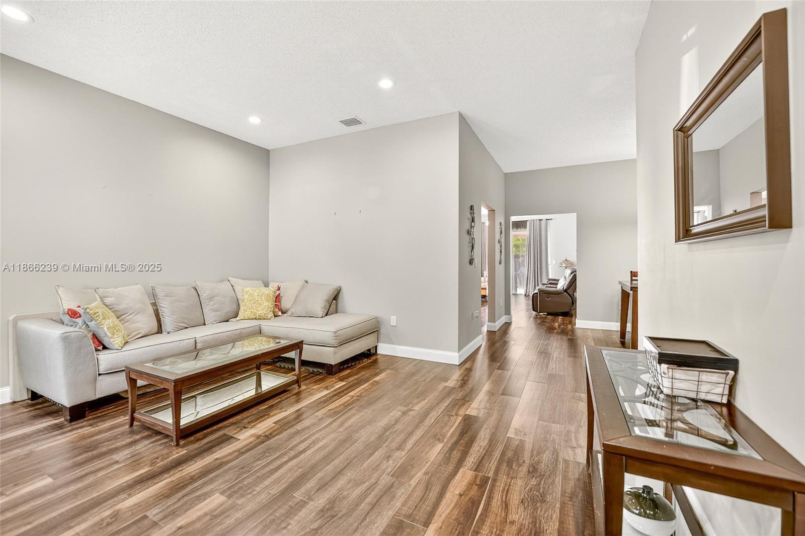 14014 N Cypress Cove Cir