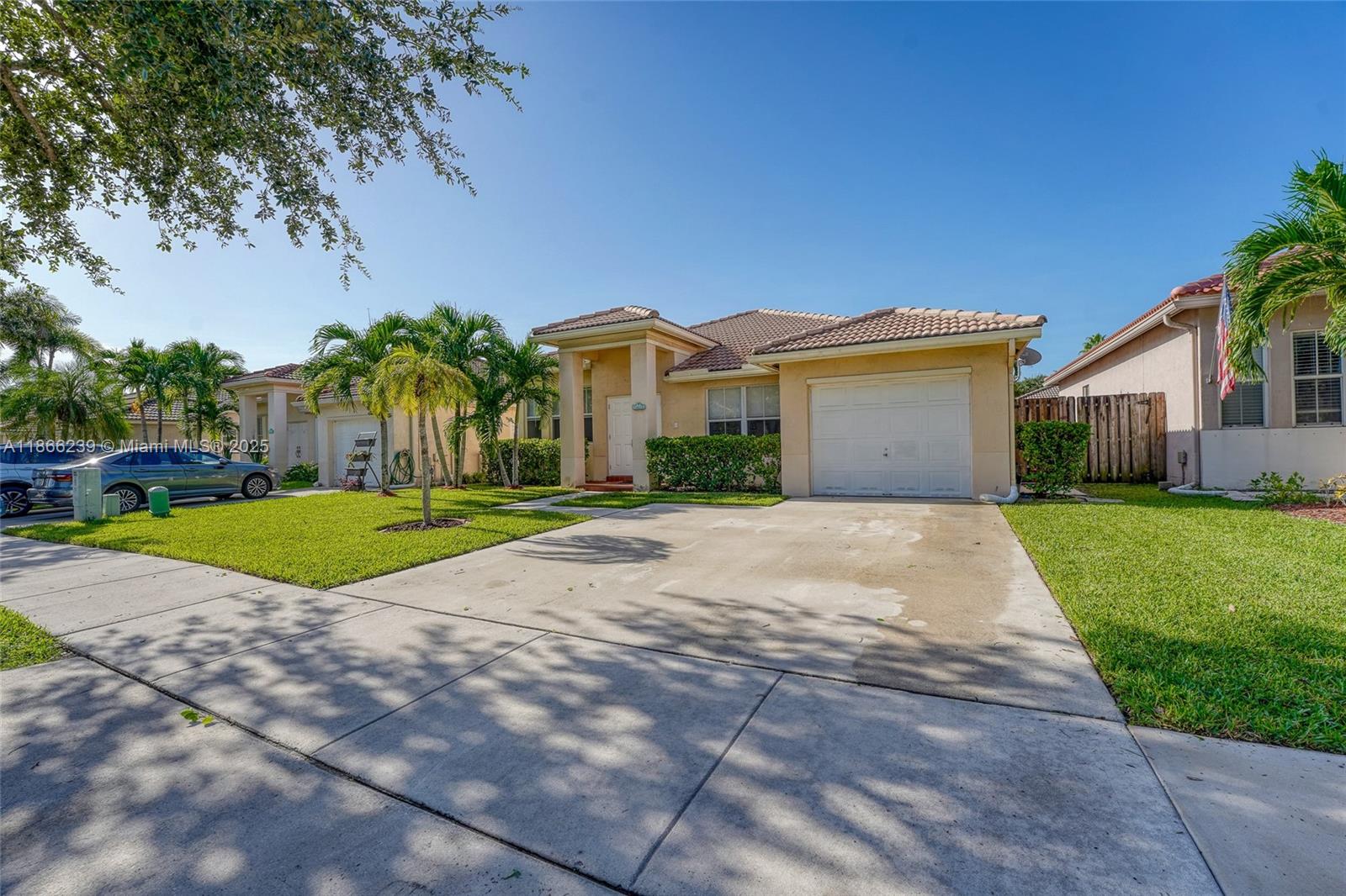 14014 N Cypress Cove Cir