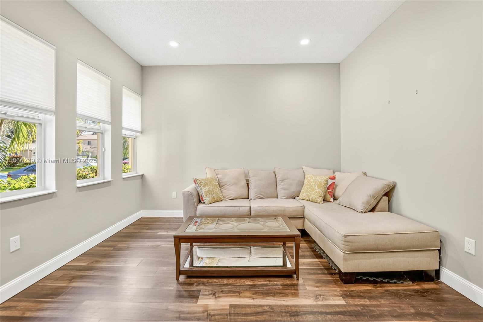 14014 N Cypress Cove Cir