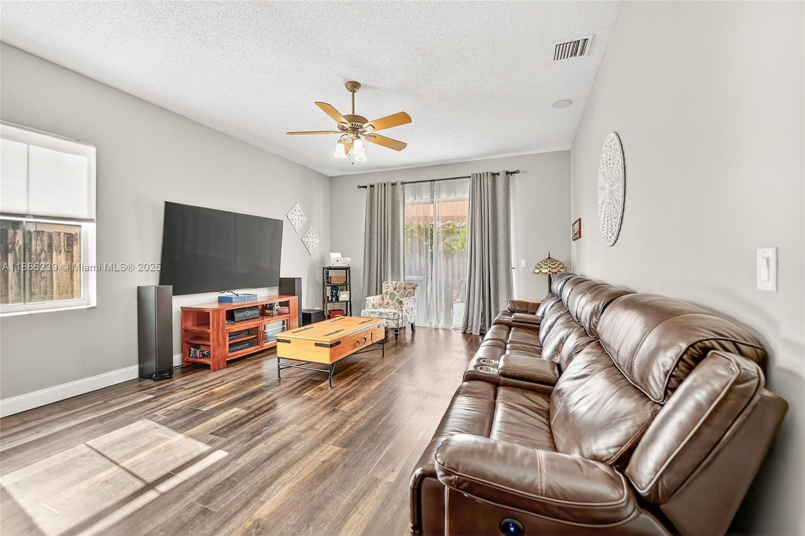 14014 N Cypress Cove Cir