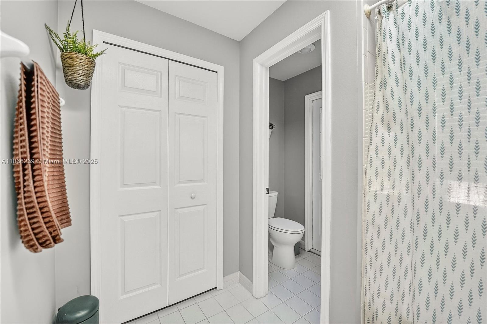 14014 N Cypress Cove Cir