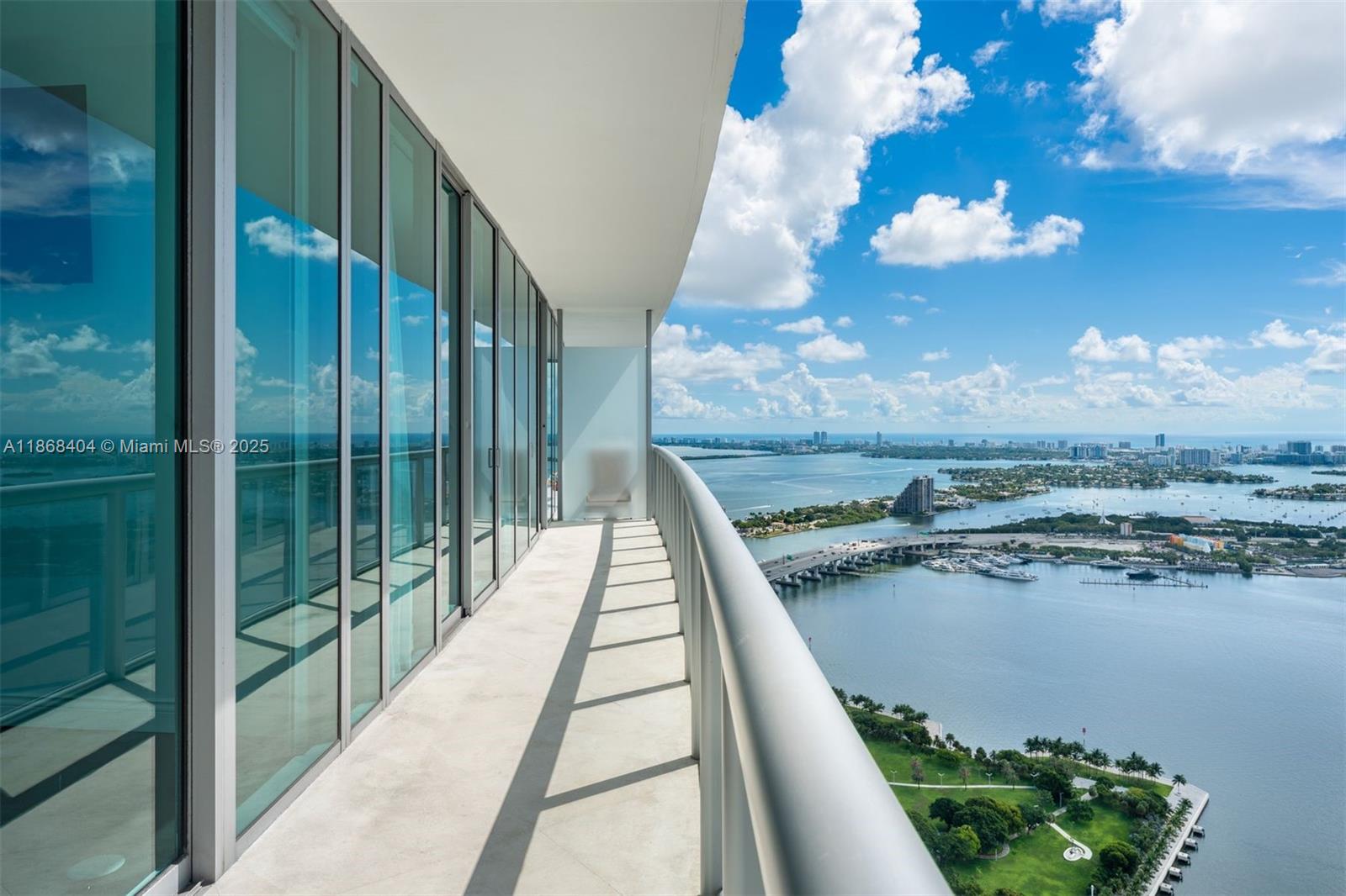 888 Biscayne Blvd, Miami Unit: 5507/5607