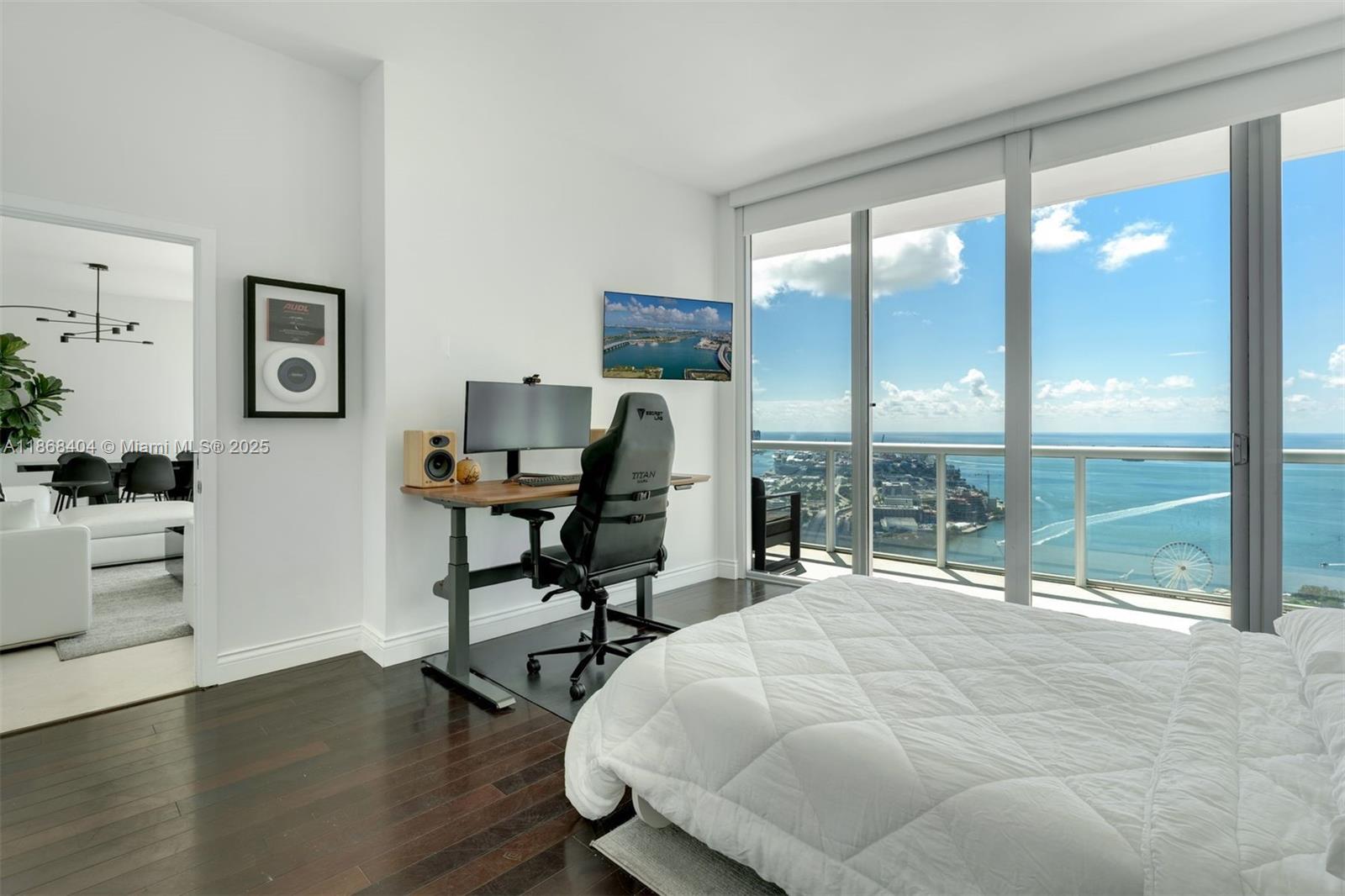 888 Biscayne Blvd, Miami Unit: 5507/5607