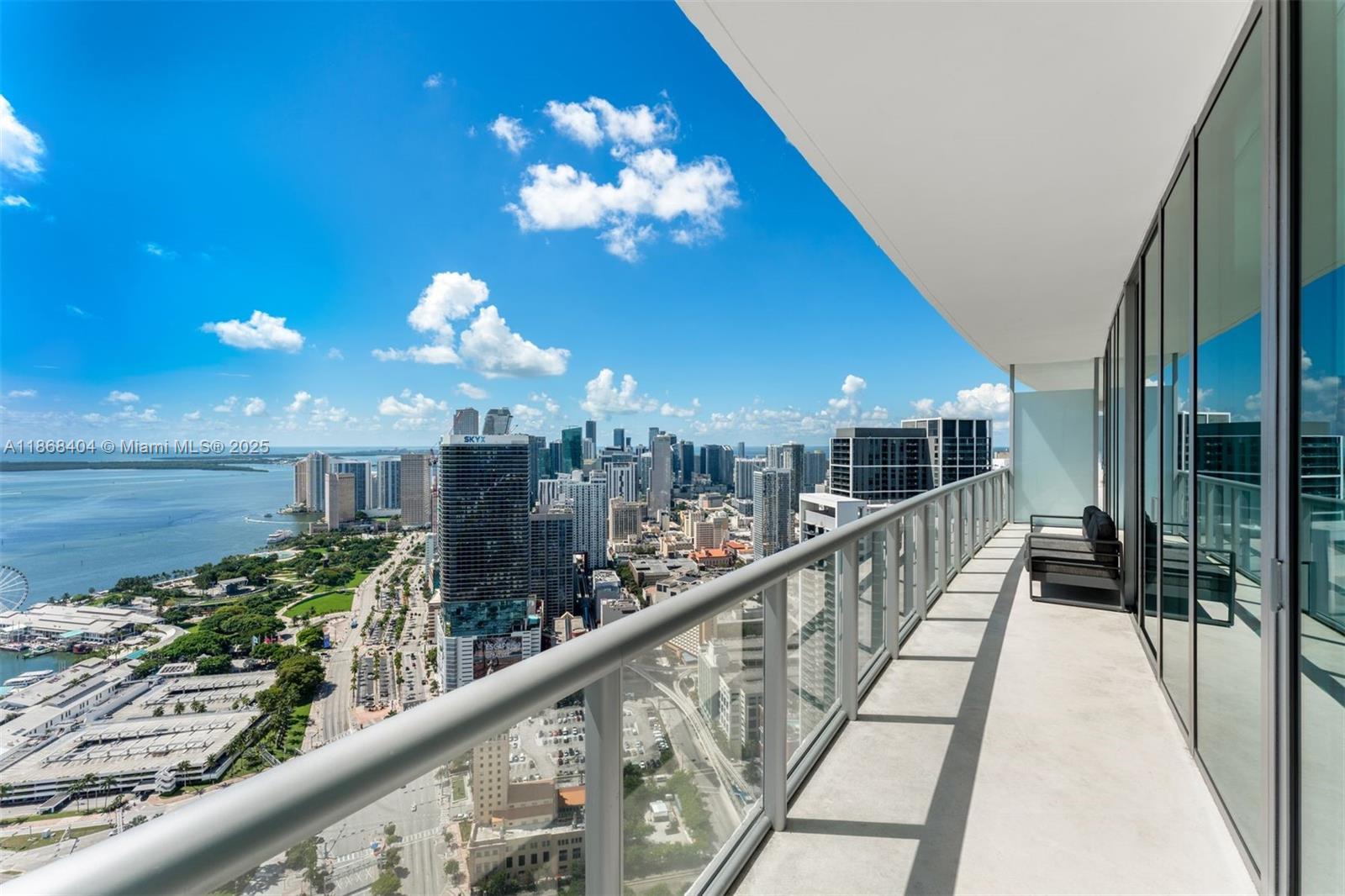 888 Biscayne Blvd, Miami Unit: 5507/5607
