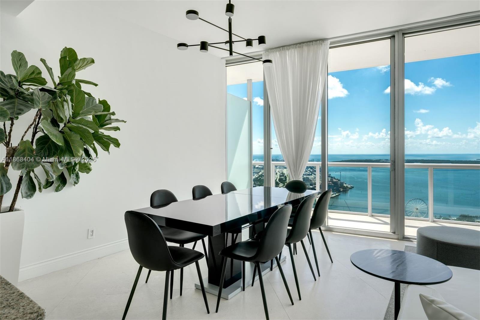 888 Biscayne Blvd, Miami Unit: 5507/5607