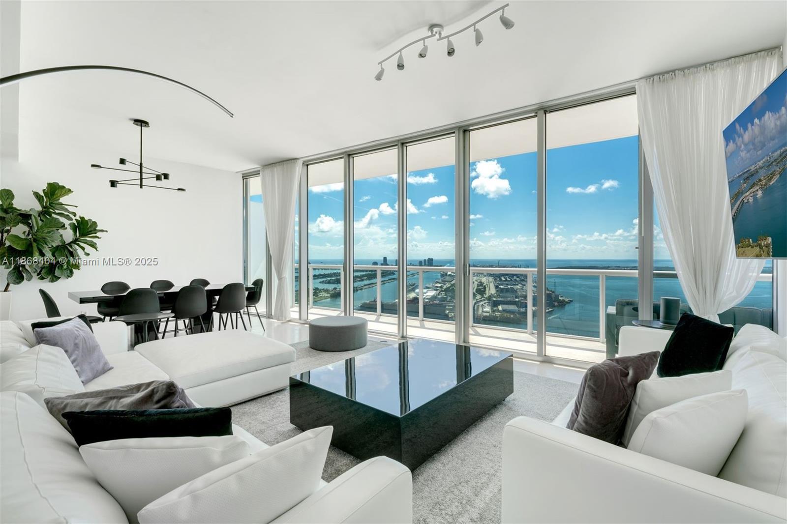 888 Biscayne Blvd, Miami Unit: 5507/5607