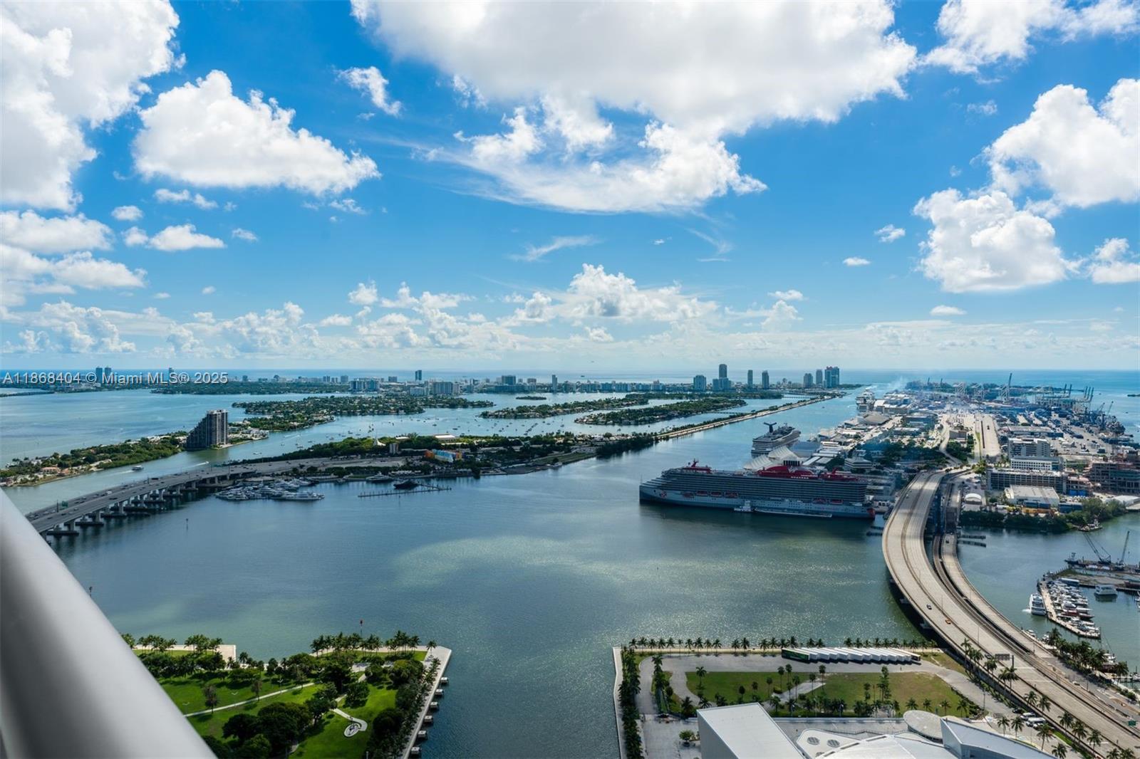 888 Biscayne Blvd, Miami Unit: 5507/5607