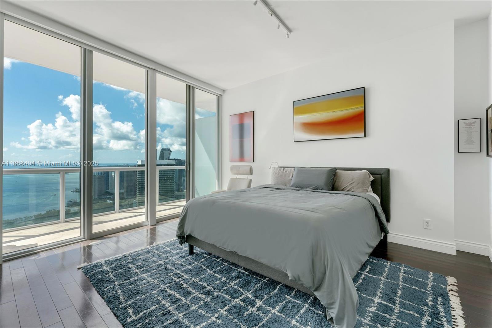 888 Biscayne Blvd, Miami Unit: 5507/5607