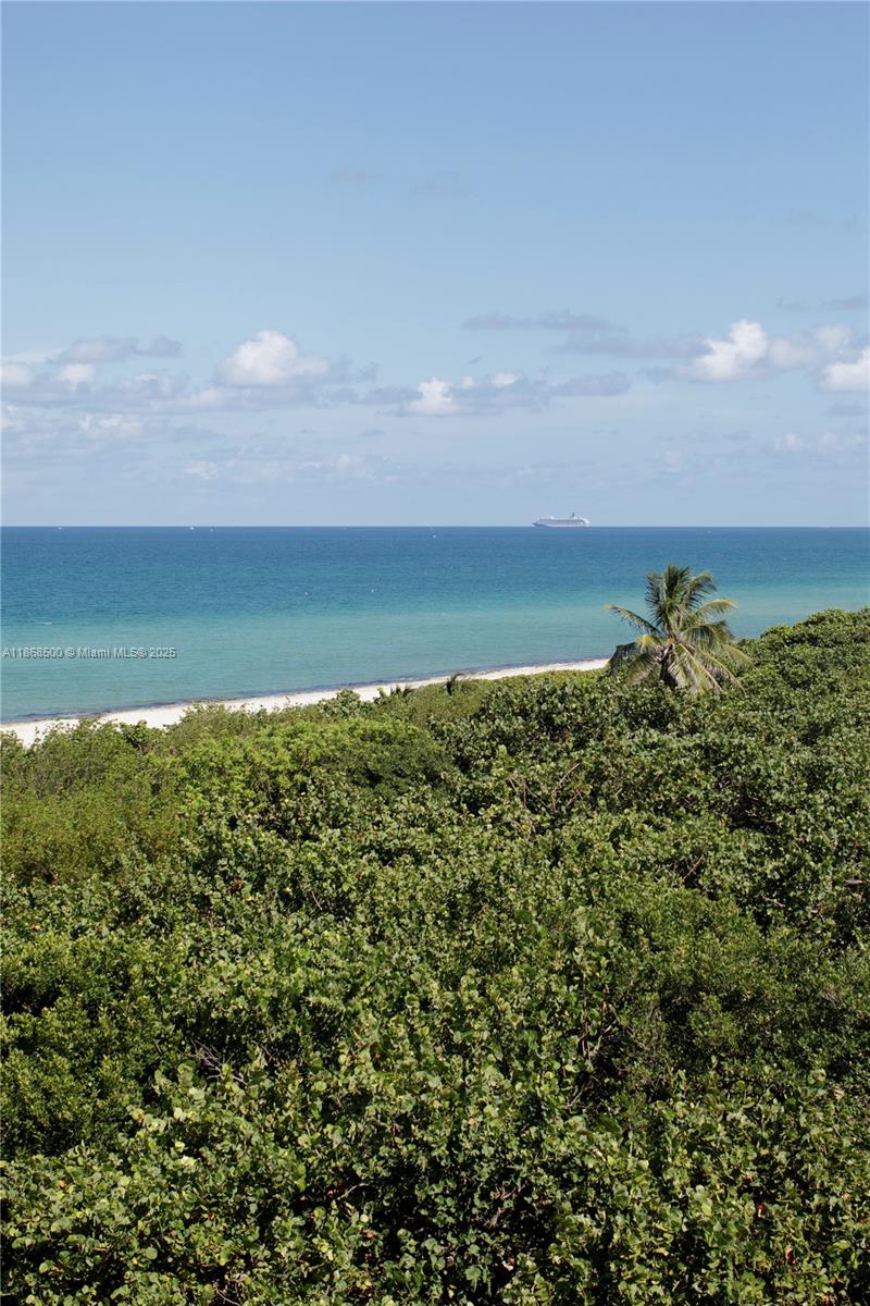 8701 Collins Ave # 604