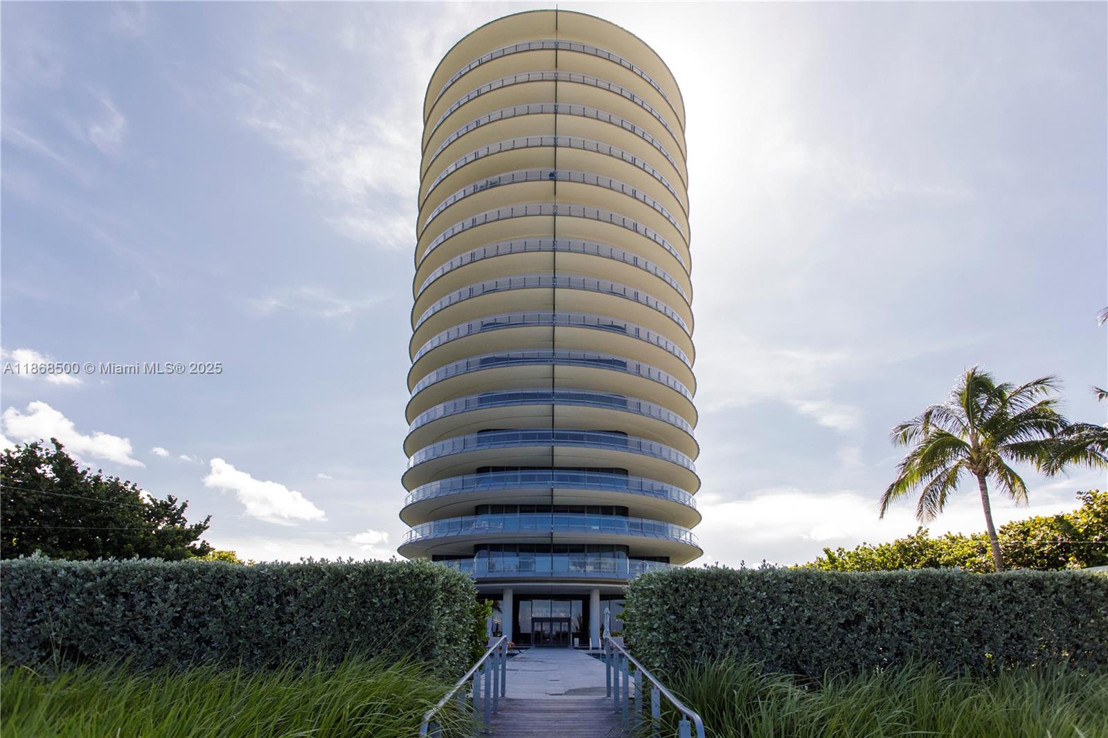 8701 Collins Ave # 604