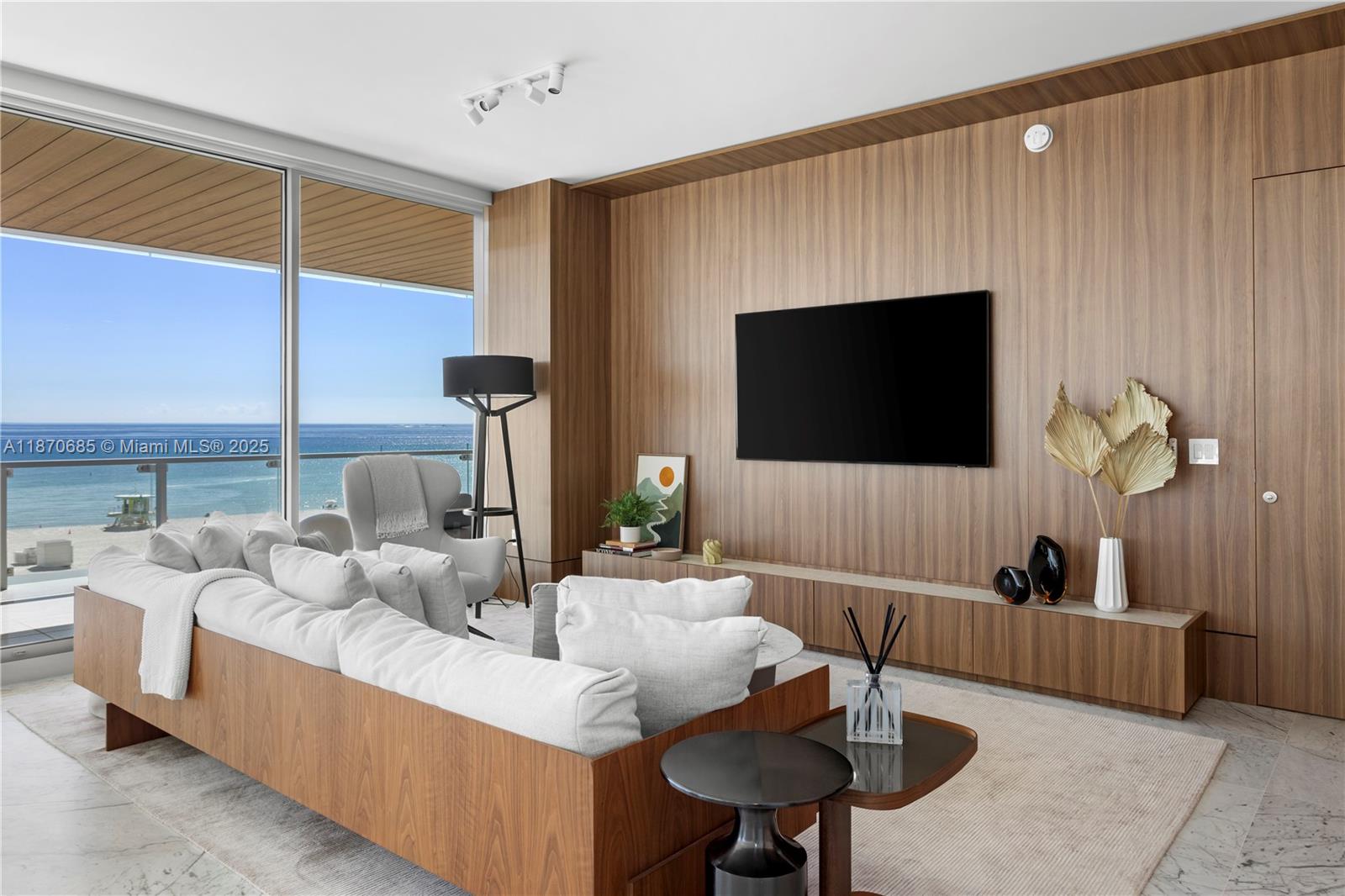 5775 Collins Ave # 503