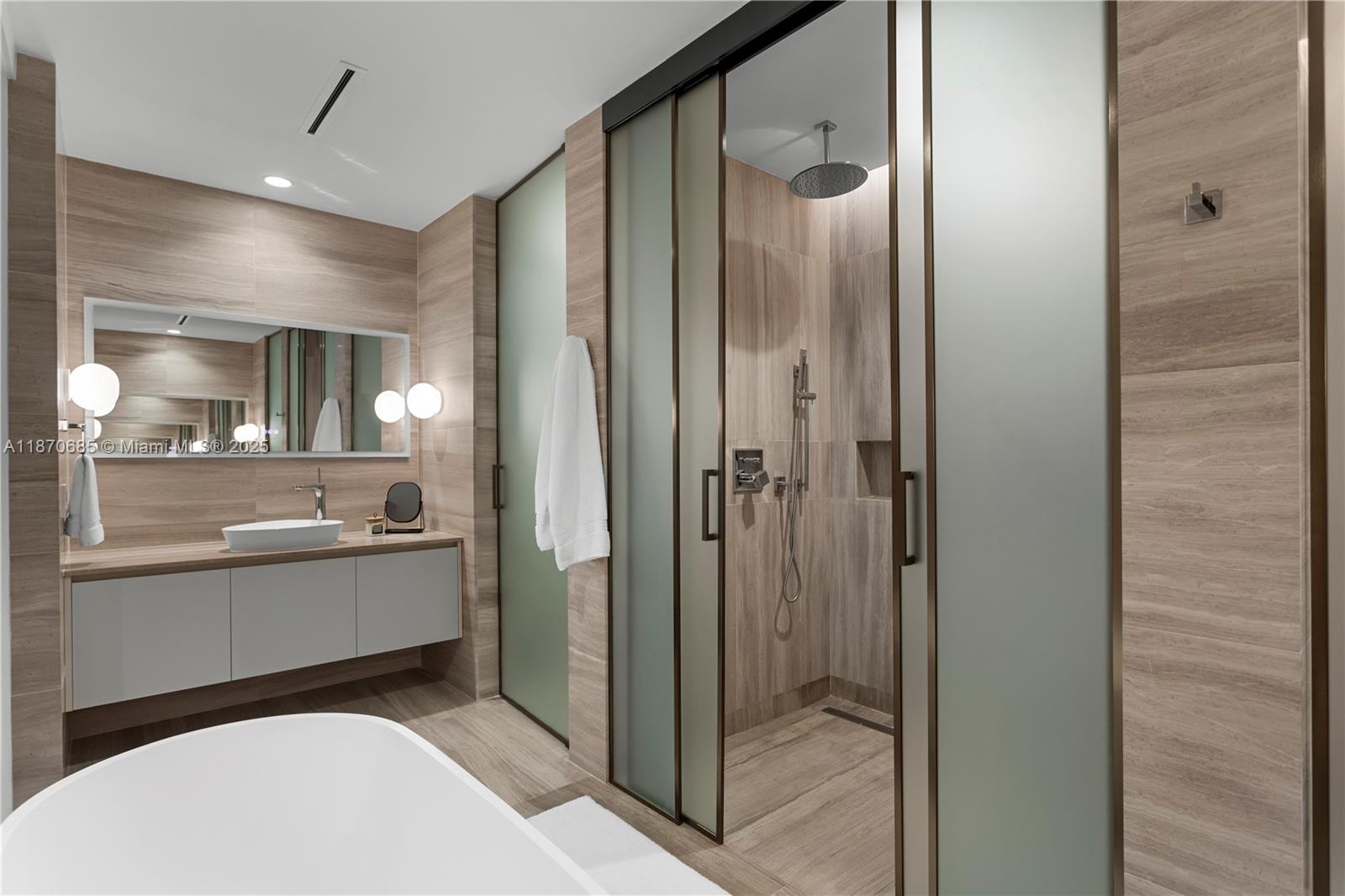 5775 Collins Ave # 503