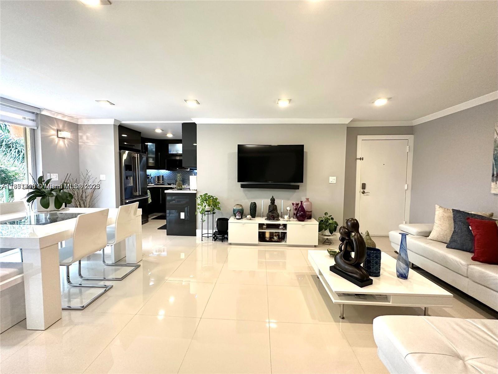 9350 Fontainebleau Blvd # 414
