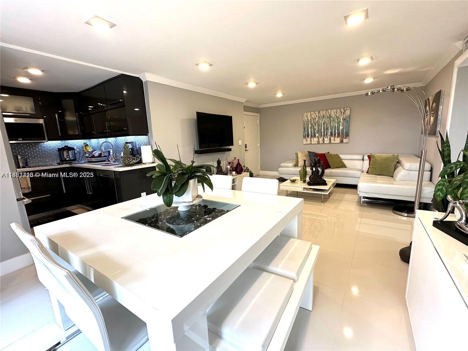9350 Fontainebleau Blvd # 414